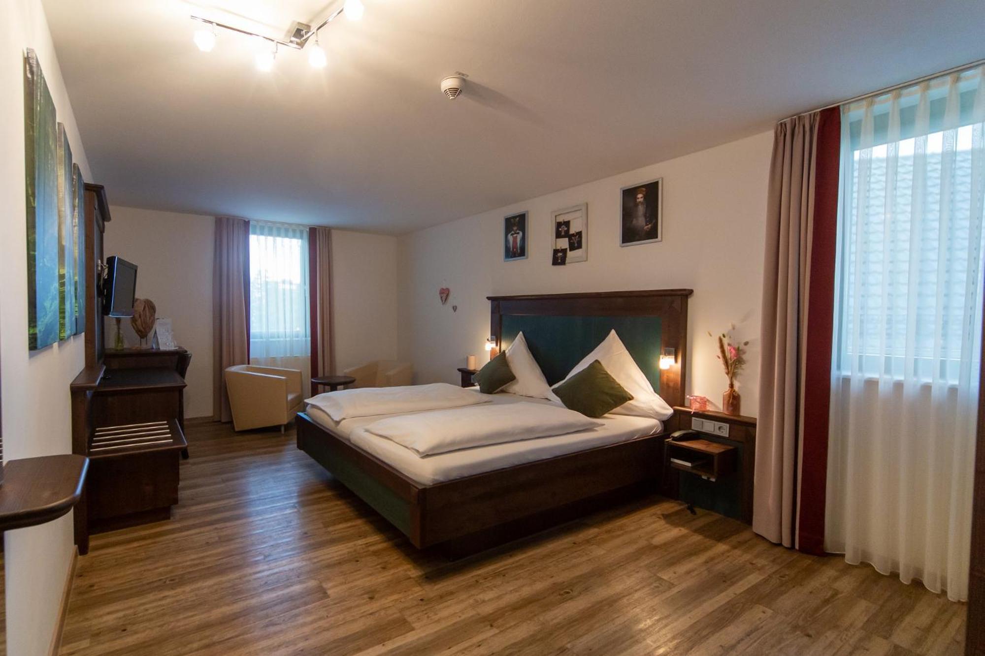 Hotel Restaurant Auerhahn Бад-Вильдбад Экстерьер фото
