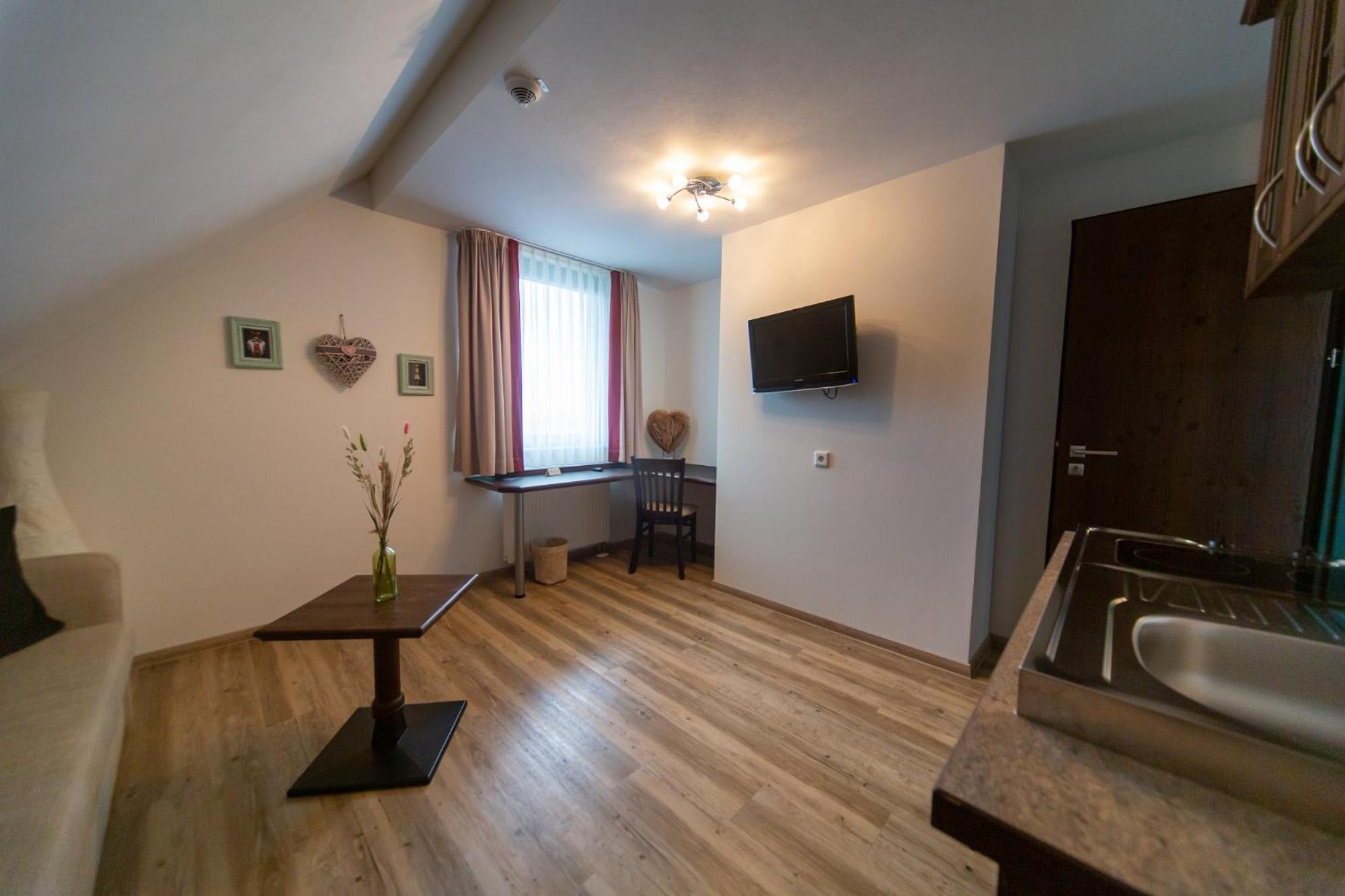 Hotel Restaurant Auerhahn Бад-Вильдбад Экстерьер фото