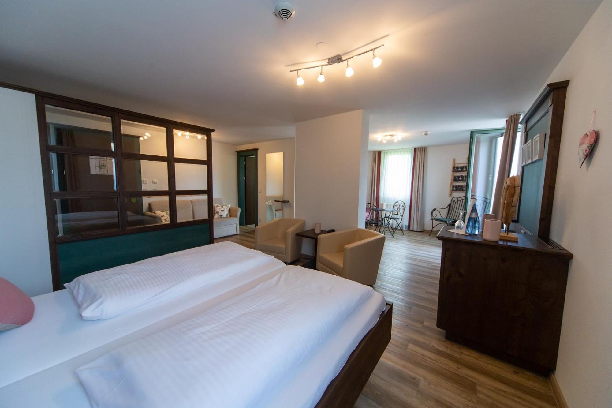 Hotel Restaurant Auerhahn Бад-Вильдбад Экстерьер фото
